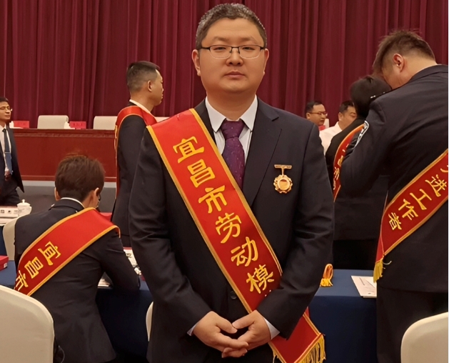祝賀！微特工程師張艷波榮獲宜昌市“勞動模范”稱號